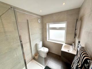 Modern 2 Bed Home in Coventry with EV charger - 2