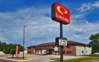Econo Lodge Ortonville - 0