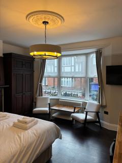 Grace's Guesthouse Room 4 - 1