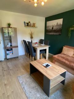 Voll ausgestattete 3 Zimmer Wohnung mit 2 Schlafzimmer - 0