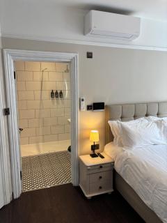 Grace's Guesthouse Room 5 - 6