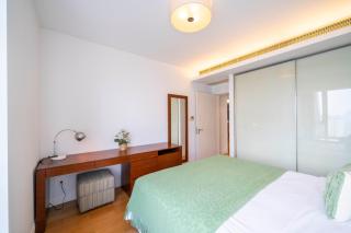 Spacious 2BR Apartment Xujiahui Center Close to Metro - 9