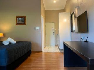Airlie House Motor Inn - 5