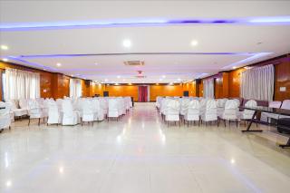 FabHotel Millennium Suites - 9