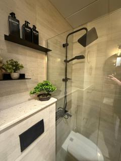 The chic 215 Stylish Studio - 1