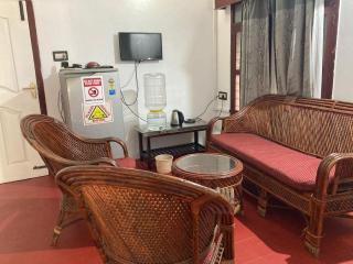 White Villa Guest House - 3