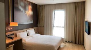 IU Hotel Tianjin Fumin Qiao Branch - 8