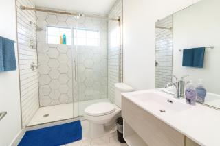 Santa Monica Hot Tub House - Billiards, Grill & Projector - 0