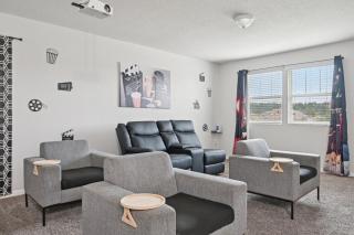 Lakefront Luxury Retreat 5BR - 9