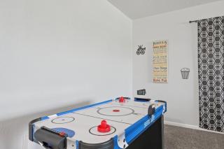 Lakefront Luxury Retreat 5BR - 6