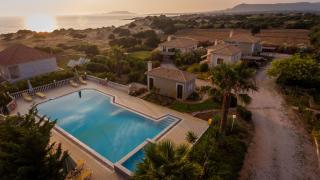 Navarone Beach Apartments - 6