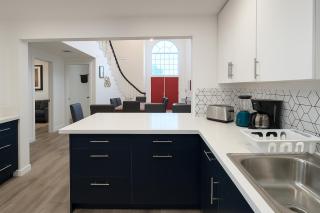 Santa Monica Beach Retreat with Hot Tub, Billiards & Grill - 8