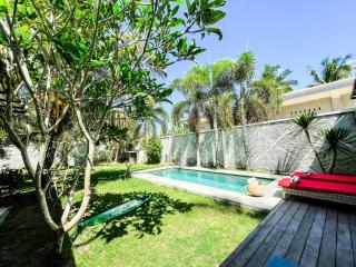 Tropical 2BR Escape & Walk to Selong Belanak Beach - 5