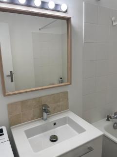 Grand appartement intra-muros, clim, calme, ascenseur - 2