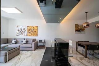 Bright 2BR 1 Living Room Suite Steps from Xujiahui Metro - 6