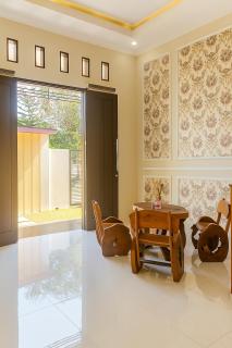 Omah Poer Modern Tropical Villa - 2