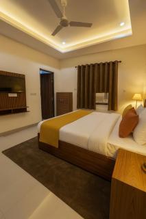 Hotel Vrindavan Palace - A Luxury Stay with Parking near Prem Mandir City Center - 5