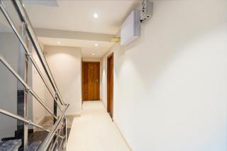 FabHotel White Pearl - 2