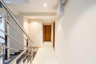 FabHotel White Pearl - 8