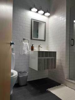 5BR 2BA , Sleeps 10, Downtown , Near PPAC - Providence - 8