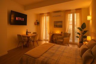 TIMELESS HOME Deluxe Smart Cinema Suite with Netflix & Disney - 4