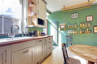 Prince Albert's Place - 7