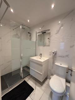 L'escale direct access to train station ideal location - 7