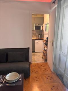 La Suite - tram access and private parking - 5