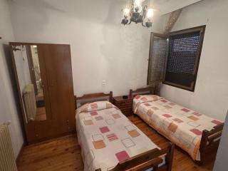 Enoikiazomena Domatia Lazaros - 3