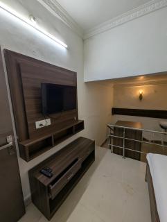 Hotel Indra Palace - 4