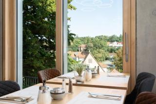 Hotel Bergamo Modern & zentral in Ludwigsburg Klimaanlage 3 Min zum Schloss WLAN Frühstück optional besonderes nachhaltiges Stadthotel in moderner Holzbauweise - 1