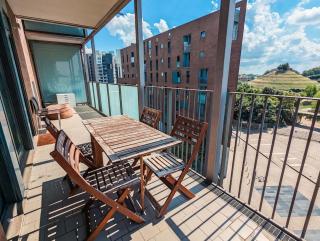 Large Apartment with Terrace - 0