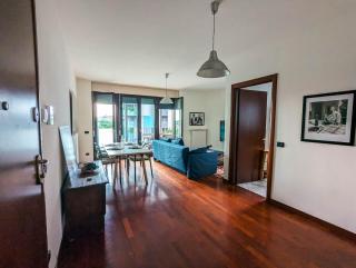 Large Apartment with Terrace - 4