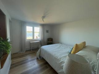 Ocean views, waterfront cottage on Rainbow Haven - Eastern Passage - 2