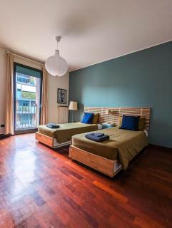 Large Apartment with Terrace - 3