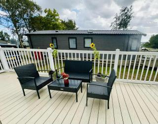 The Lakeside21 Caravan 8 berth with Hot tub at Tattershall Lakes - 7