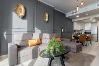 BLVD - Upgraded Highrise Suites - 6