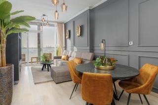 BLVD - Upgraded Highrise Suites - 8