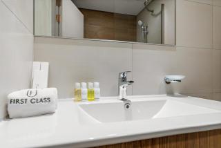 FIRST CLASS 1BR Waterfront Bliss - 7