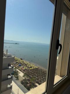 LuxurySeaview Apartment - 3