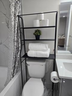 Cozy Basement Suite, SW Calgary - 1