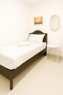 Ladies Only, Small Private Single Room In The Heart Of Dubai Marina-Near Metro Station - 1