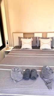 White Pearl 2BR Beachfront House Malibu Seaview - 9