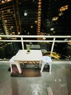 Scr Summer Vibe Netflix Balcony - 1