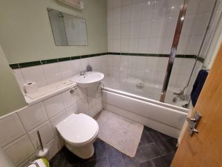 Women Room in The HEART of TowerHill - 5