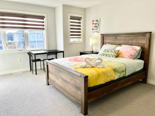 Escape to Niagara 6 bedrooms, 5 baths with a game room, arcades - 9