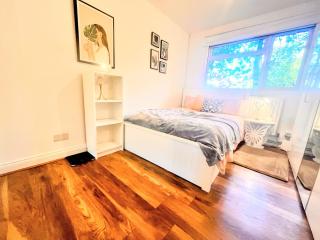 Riverside 1 bed Flat in the Heart of Kingston - 0