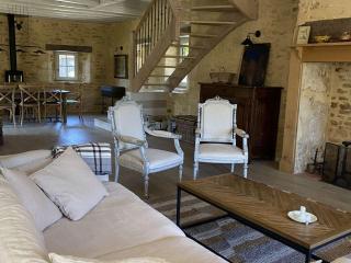 Maison en pierre avec jardin et piscine privée, proche Trémolat - FR-1-824-21 - 2