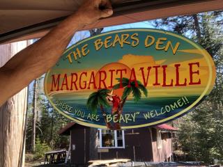 Unique and charming, exquisitely themed Log Cabin - 1