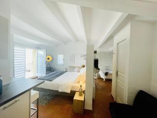 Alegria Studios - en Provence - Piscine avec vue - Terrasse privative - 5
